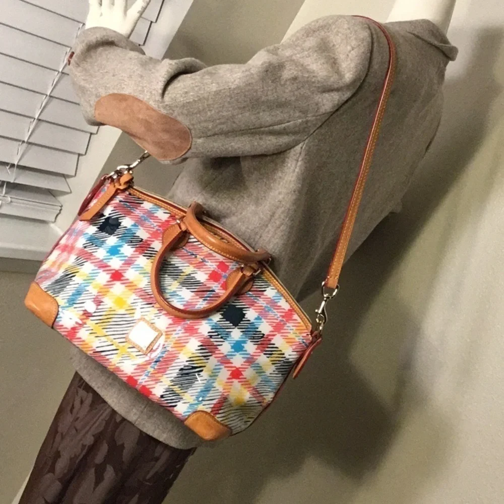Dooney & Bourke satchel adjustable